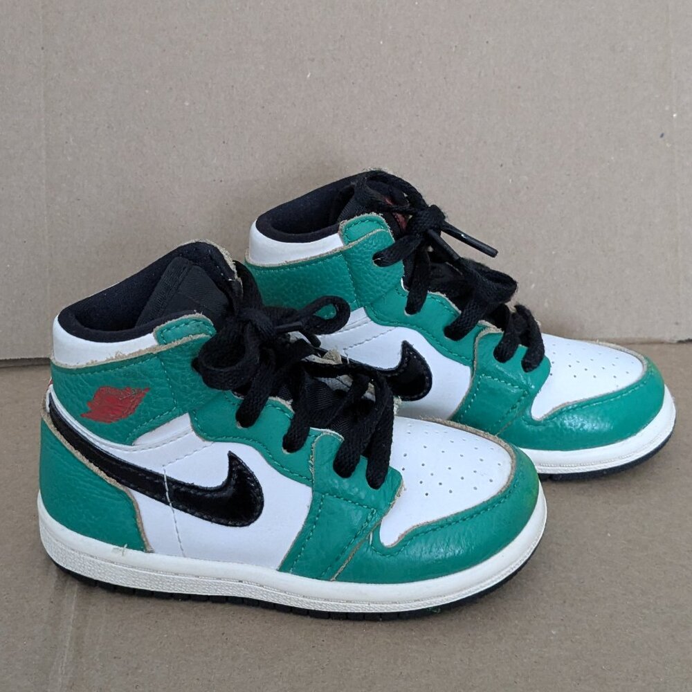 Jordan Nike Kids Air Jordan 1 Retro High OG "Lucky Green" sneakers Size 7 - Picture 2 of 14